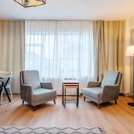Spacious Flat W Balcony 4 Min To Kadikoy Square Istanbul