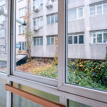 Apartment Spacious Flat W Balcony 4 Min To Kadikoy Square